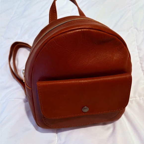 🎉HP🎉 Portland Leather Goods ‘Almost Perfect’ Snap Mini Backpack in Chestnut - Picture 2 of 9